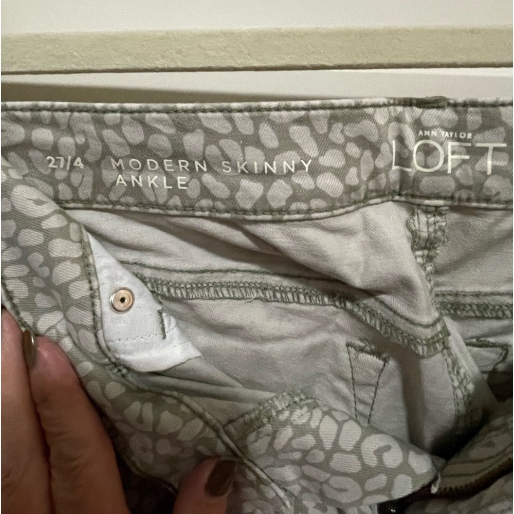 Loft Modern Skinny Ankle jeans- tan / white print size 4 - Picture 10 of 10